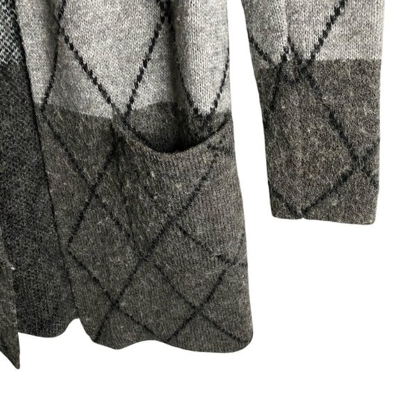Tahari Women's Gray Geometric Patterned Wool Knit Sweater Cardigan - Picture 4 of 7